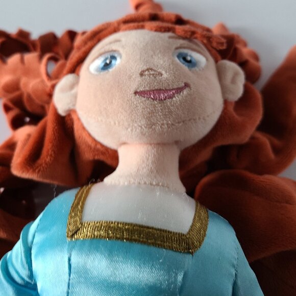 MERIDA DISNEY STORE BRAVE PRINCESS 20 INCH DOLL PLUSH RED HAIR - Picture 3 of 13